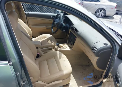 2004 Volkswagen Passat Gls from USA, damaged, VIN WVWPD63B24P332392